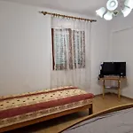 Apartamento With Parking Space - 4218 Rogoznica (Sibenik-Knin)