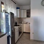 Apartamento With Parking Space - 4218 Rogoznica (Sibenik-Knin)