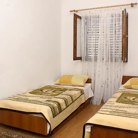 Apartments With Parking Space Rogoznica - 4218 Apartman
