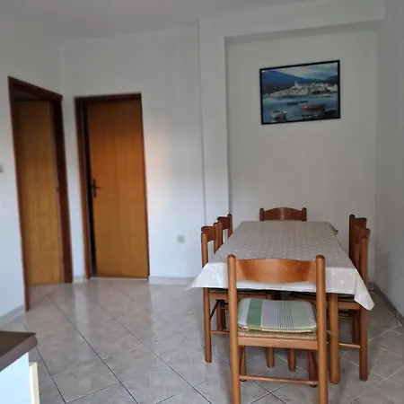 Apartments With Parking Space Rogoznica - 4218 Rogoznica (Sibenik-Knin)