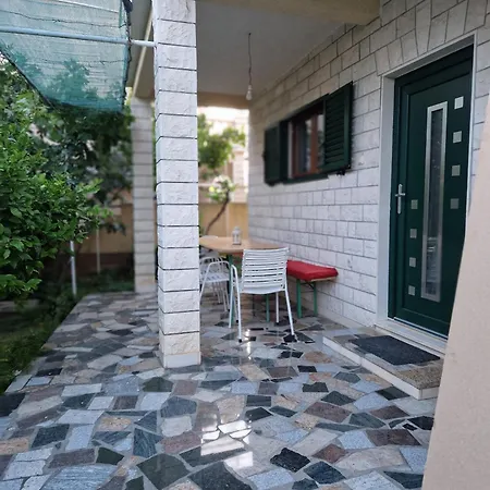 Apartments With Parking Space Rogoznica - 4218