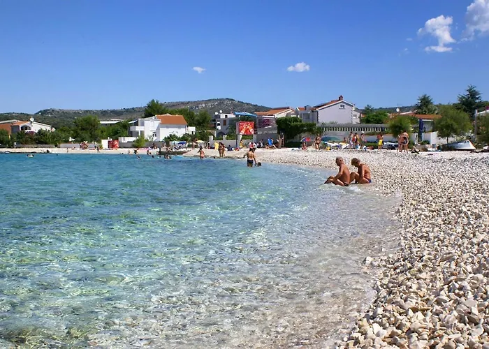 Apartamento With Parking Space - 4218 Rogoznica (Sibenik-Knin)