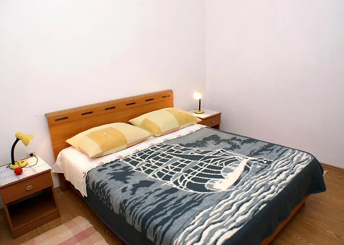 Apartamento With Parking Space - 4218 Rogoznica (Sibenik-Knin)