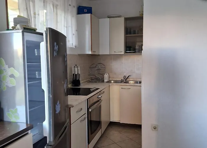 Apartman With Parking Space - 4218 Rogoznica