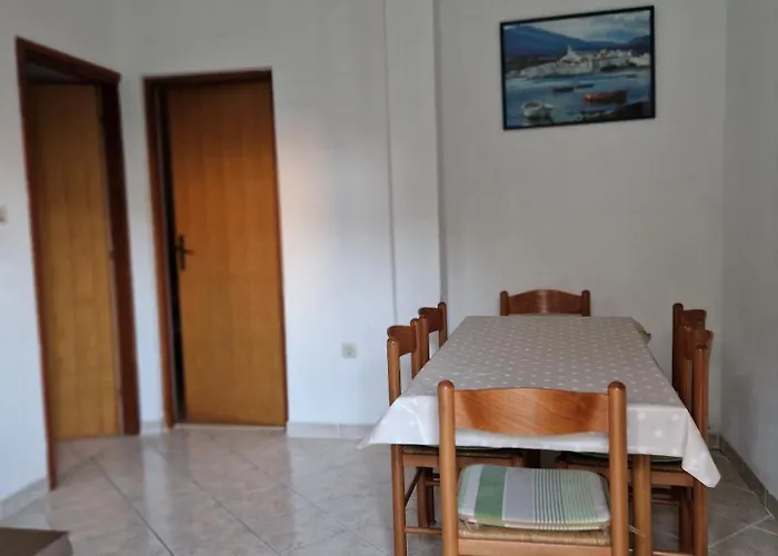 With Parking Space - 4218 Rogoznica (Sibenik-Knin)